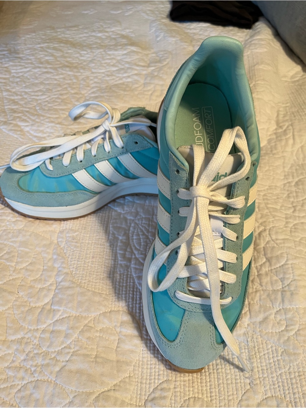 adidas Women's Aqua/Turquoise Retro 2.0 Trainer with White Stripes Size 8